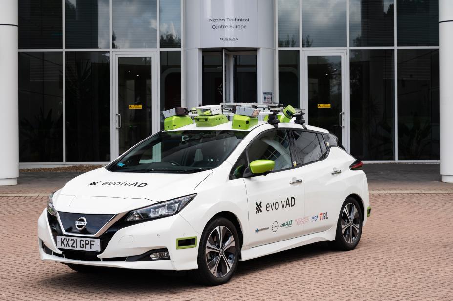 日产支持的研究项目，将自动驾驶汽车引入英国住宅和农村道路