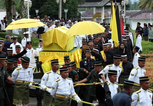 Tunku Ampuan najih被安葬在Seri Menanti皇家陵墓