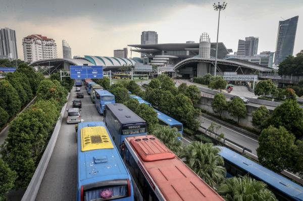 柔佛补选:交通部批准更多马来西亚-新加坡穿梭巴士的临时牌照